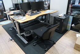 El. hæve/sænke skrivebord uden indhold med kontorstol og skuffemodul