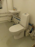 Toilet, vask og vandvarmer