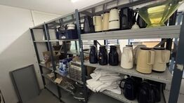 Tøm Reol - inden kl. 12 (2 fag) Termokander, Gastronorm bakker m.m.