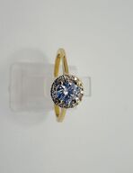 Ring af 14 kt guld, med brillantslebne laboratorieskabte diamanter