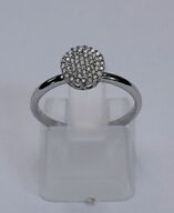 Brillantring af 9 kt. guld prydet med en brillantslebne diamanter