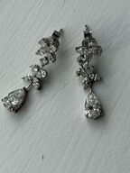 Et par ørestikker af 14 kt. guld