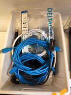 Kasse med blandet IT udstyr (se billeder)