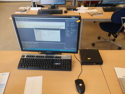 HP 22" skærm m. tastatur SynchMaster 2243 (PC medfølger ikke)