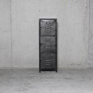 Nyt LOCKER skab 3 rums