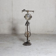 Ny Lampe i jern med cykel look