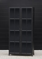 Nyt Doom Dark vitrine skab