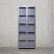 Nyt Vitrineskab RAW perlepurple