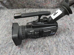 Videokamera - PANASONIC AVCCAM HD AG-HMC41 E (MOMSFRI)