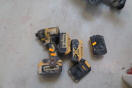 Akku håndværktøj DEWALT DCF787 med 5 stk. batterier 