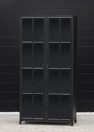 Nyt Doom Dark vitrine skab