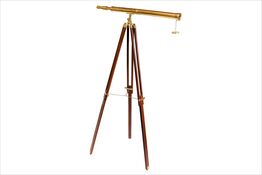 Messing Kikkert i antik look med trebenet stadie