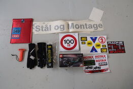 Diverse klistermærker m.m. 