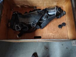 Kasse med div. dykkerudstyr