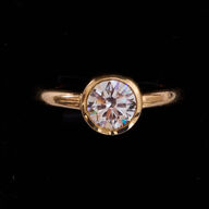 Solitairering af 14 kt guld med 2,10 ct, lab - grown diamant