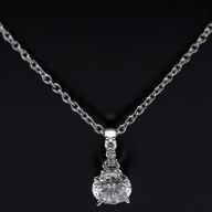 Solitaire vedhæng af 14 kt. hvidguld med brillantslebne laboratorieskabte diamanter på samlet ca. 0.53 ct