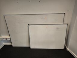 2 stk. whiteboards