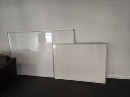 2 stk. whiteboards