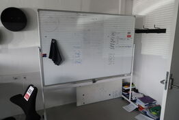 Magnettavle på hjul 