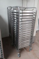 2 stk. HUPFER stikvogne inkl. 72 stk. gastrobakker