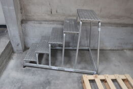 5 trins trappe i stål m. dørkplade