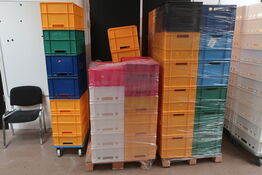 50 stk. plastkasser inkl. vogn