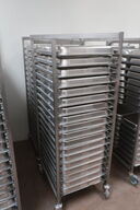 2 stk. HUPFER stikvogne inkl. 72 stk. gastrobakker