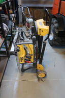 Bordrundsav DEWALT DCS7485 med stativ