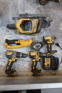 5 stk. akku håndværktøj DEWALT og lader