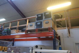 5 stk. kasser med indhold