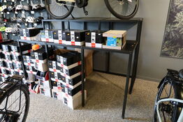 Udstillingspodie uden indhold