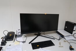 Computerskærm AOC U34G3XM, tastatur, labelprinter m.m.
