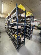 13 sektioner BOSAL lagerreoler + bord (uden indhold!)