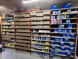 4 sektioner BOSAL lagerreoler (uden indhold!)