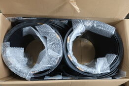 Kasse med 10 stk. solcellepaneler 95W