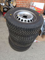 Stålfælge med vinterdæk BRIDGESTONE 235/65R16 C