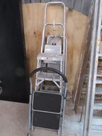 5 stk stiger (De korte til venstre i billedet)