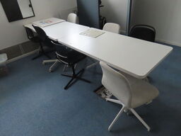 2 stk. Borde & 7 stk. Stole