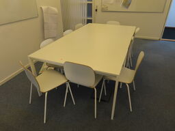Mødebord inkl. 9 stk. Stole