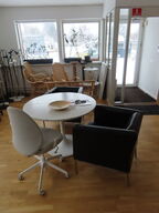 Diverse kurvemøbler, stole, bord, m.v.