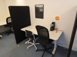 Bord, stol, afskærmning, m.v.