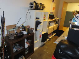 3 stk. Reoler med indhold