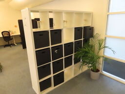 3 stk. Reoler med indhold