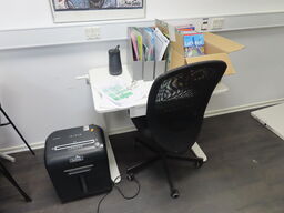 Bord, stol & Makulator