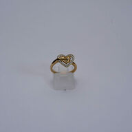 Hjertering af 14 kt. guld prydet med brillantslebne diamanter, samlet ca. 0.14 ct