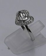 Diamantring af 14 kt. hvidguld prydet med brillantslebne diamanter