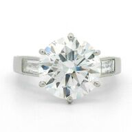 5,69 ct Platinring med stor laboratorieskabt diamant. IGI