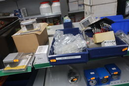 Hylde med div. varelager