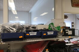 Hylde med div. varelager