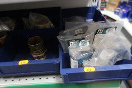 Hylde med div. Fittings